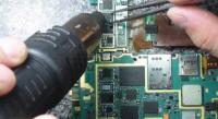 Отпаивание микрофона от платы Телефона
