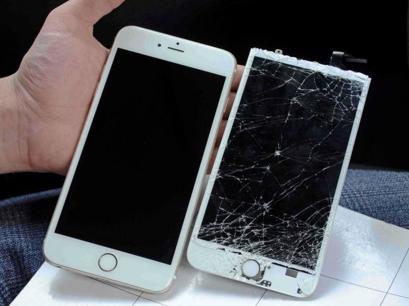 Замена поврежденного экрана iPhone
